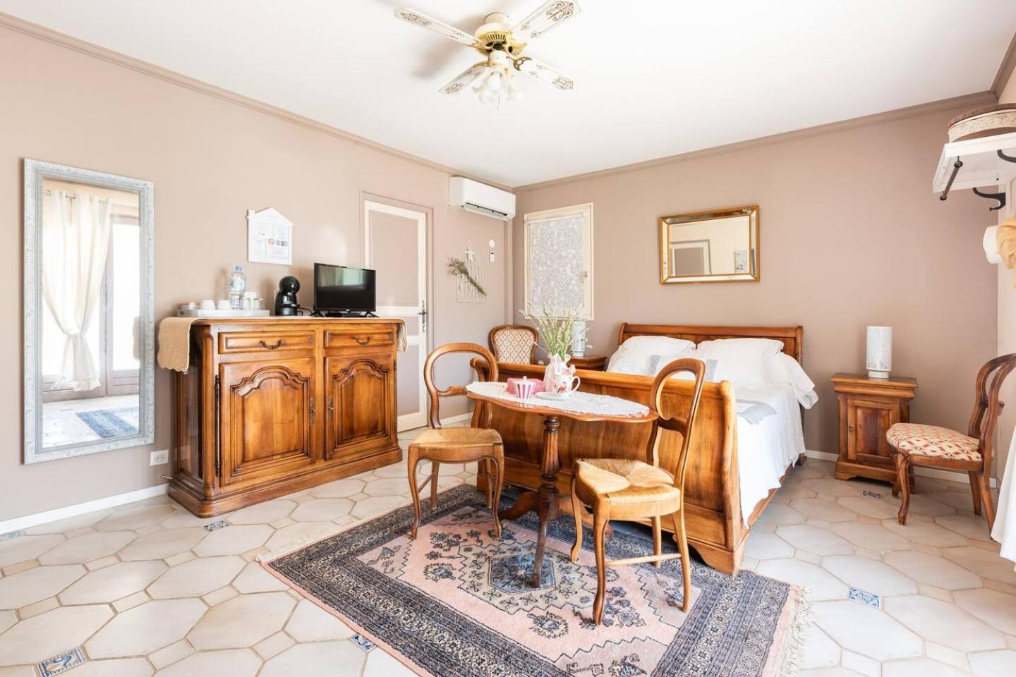 Chambre Et Table D'Hotes Villa Pomponette Nans-les-Pins Zewnętrze zdjęcie