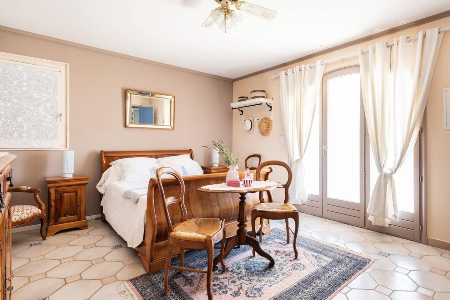 Chambre Et Table D'Hotes Villa Pomponette Nans-les-Pins Zewnętrze zdjęcie